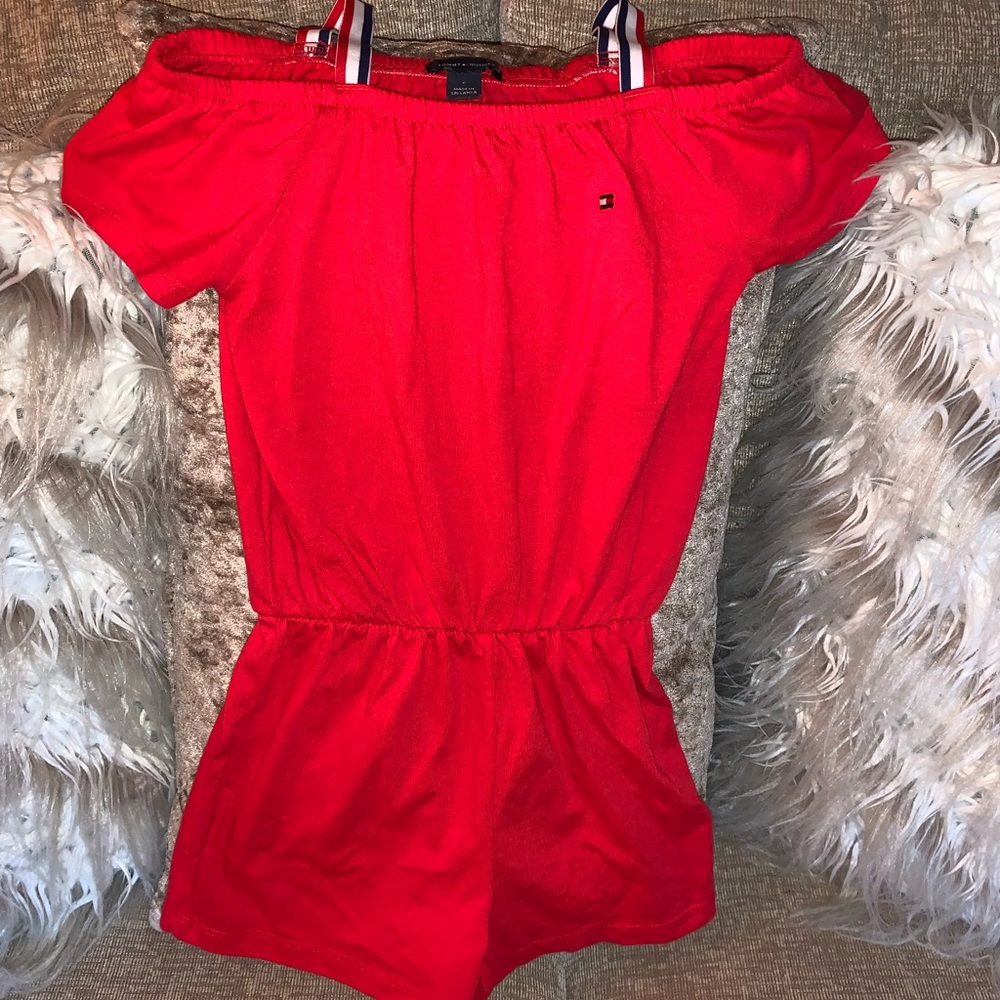 Girl Tommy Hilfiger outfit.